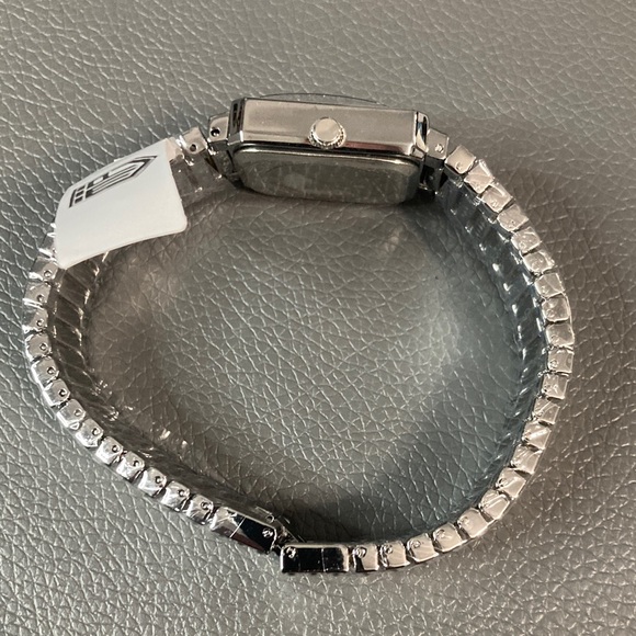 Invicta Montres Prestige Lady 27mm Metal Steel White dial PC21SQuartz 0177 - Picture 4 of 6